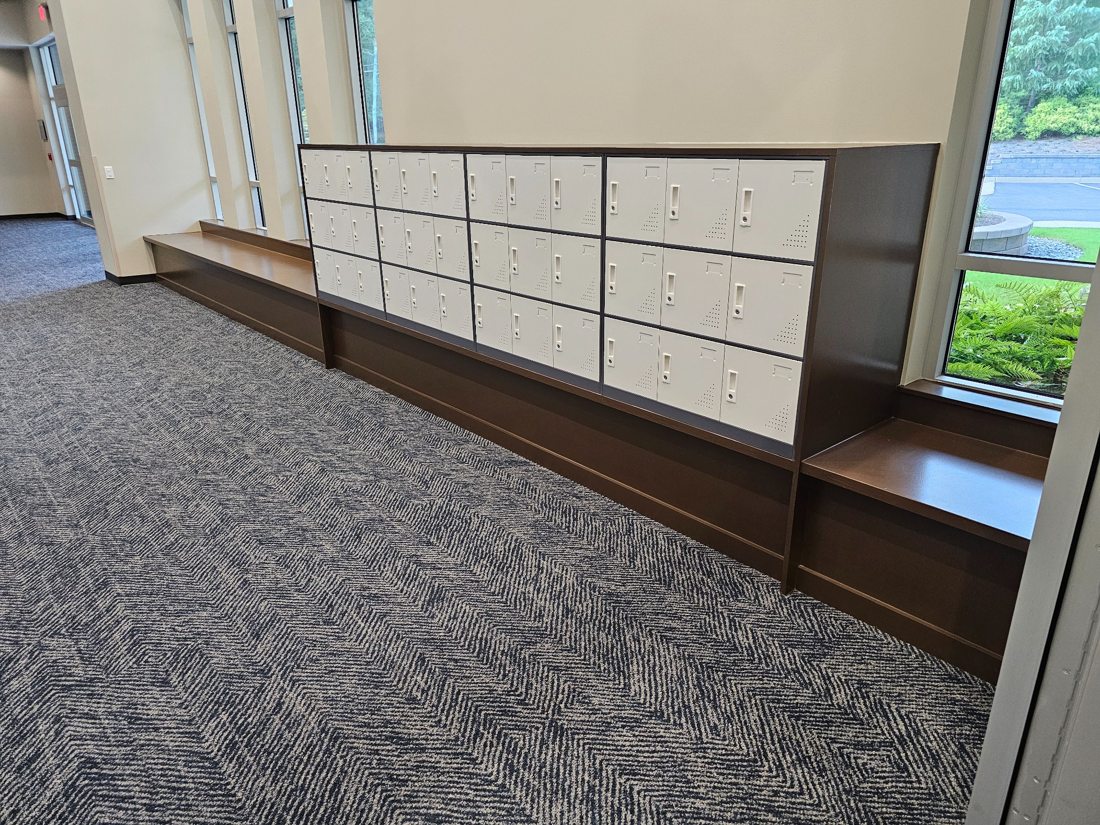 Built-in commercial bench and storage